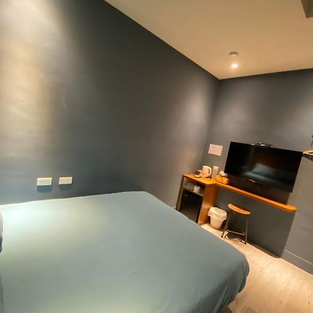 良文旅2館ryou Hotel Vintage - II Tainan Exteriör bild
