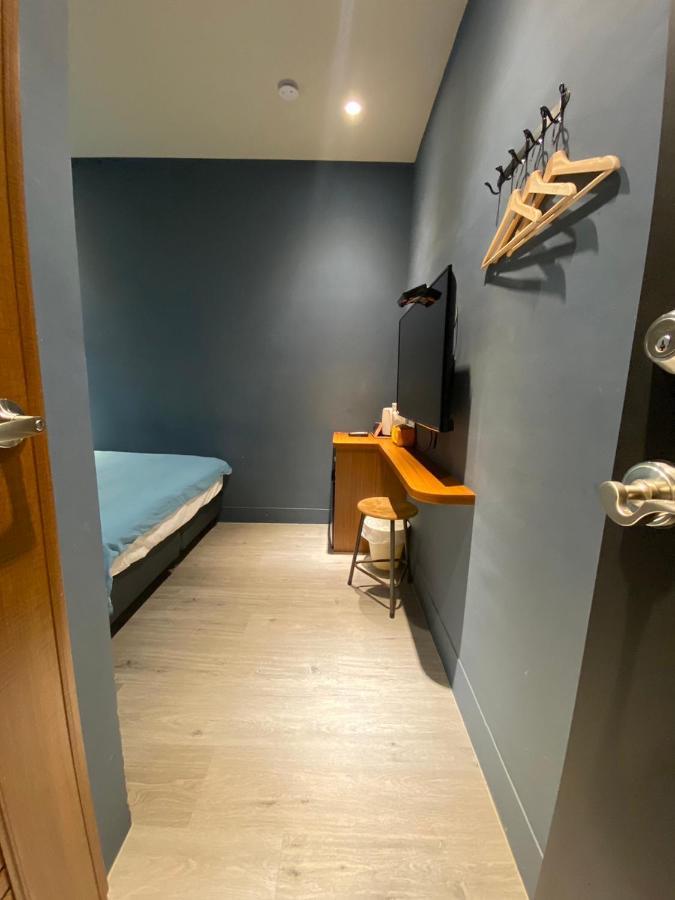良文旅2館ryou Hotel Vintage - II Tainan Exteriör bild