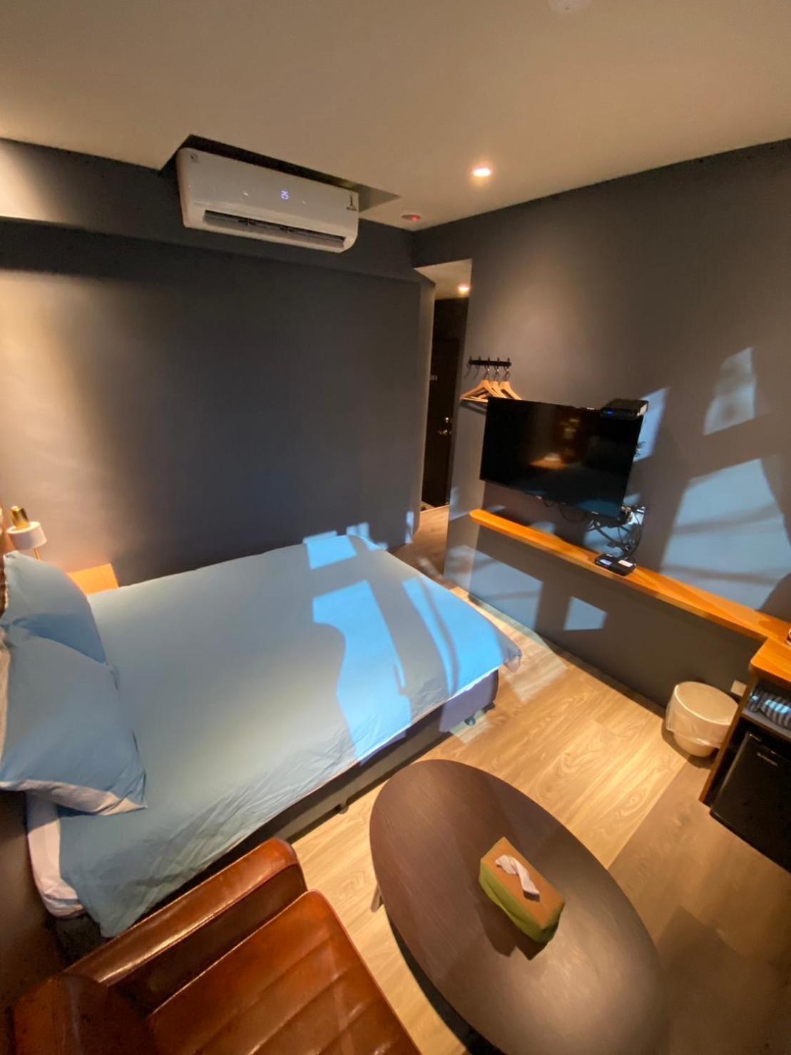 良文旅2館ryou Hotel Vintage - II Tainan Exteriör bild