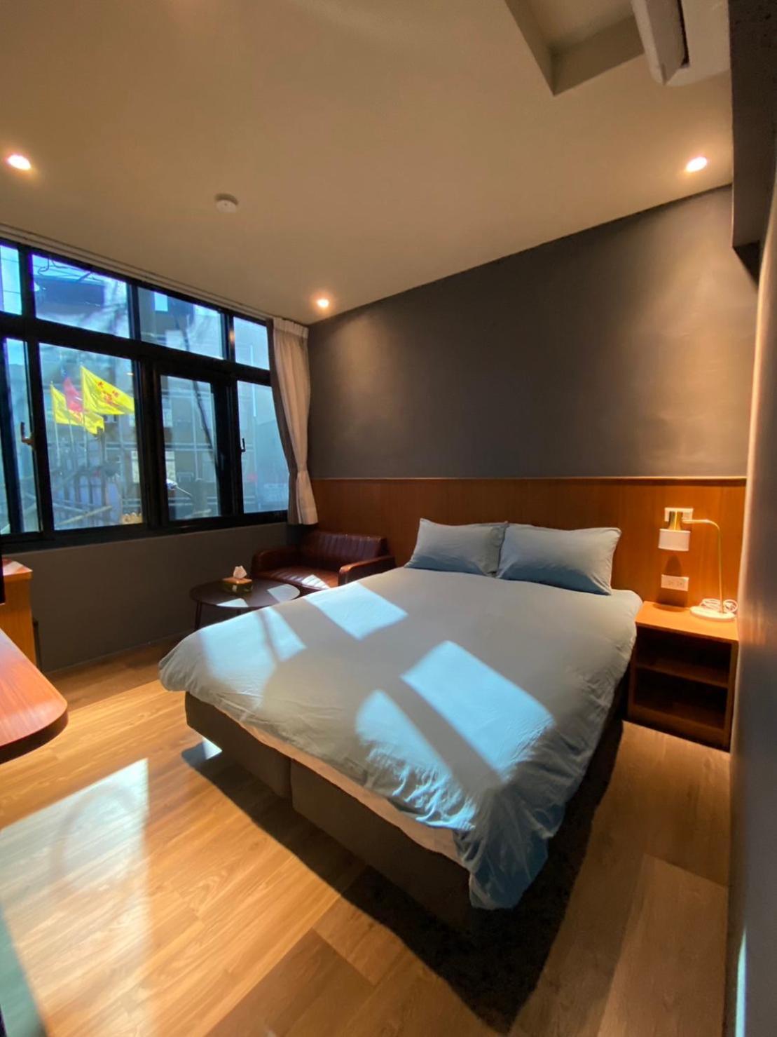 良文旅2館ryou Hotel Vintage - II Tainan Exteriör bild