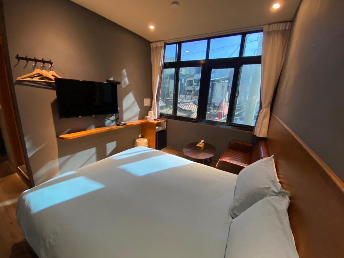 良文旅2館ryou Hotel Vintage - II Tainan Exteriör bild