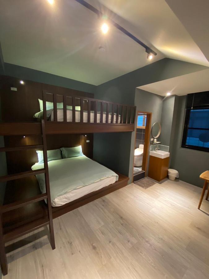 良文旅2館ryou Hotel Vintage - II Tainan Exteriör bild